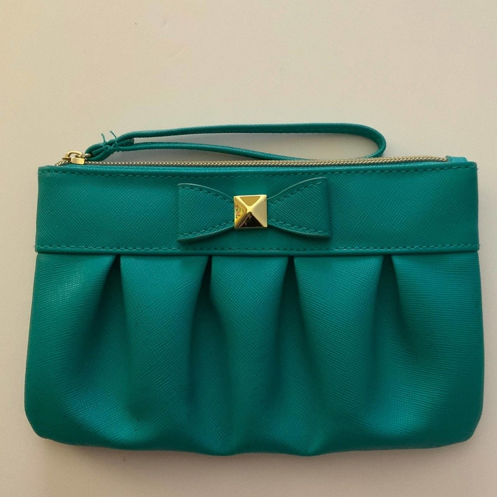 Small turquiose-aqua green wristlet